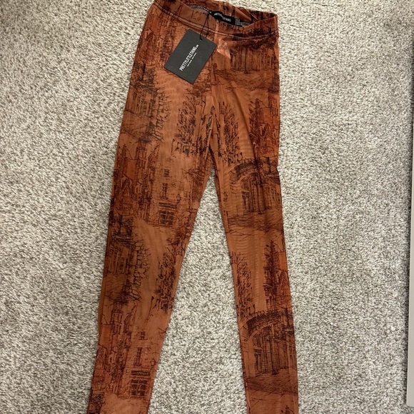 PrettyLittleThing Mesh Light Weight Leggings - Picture 4 of 4